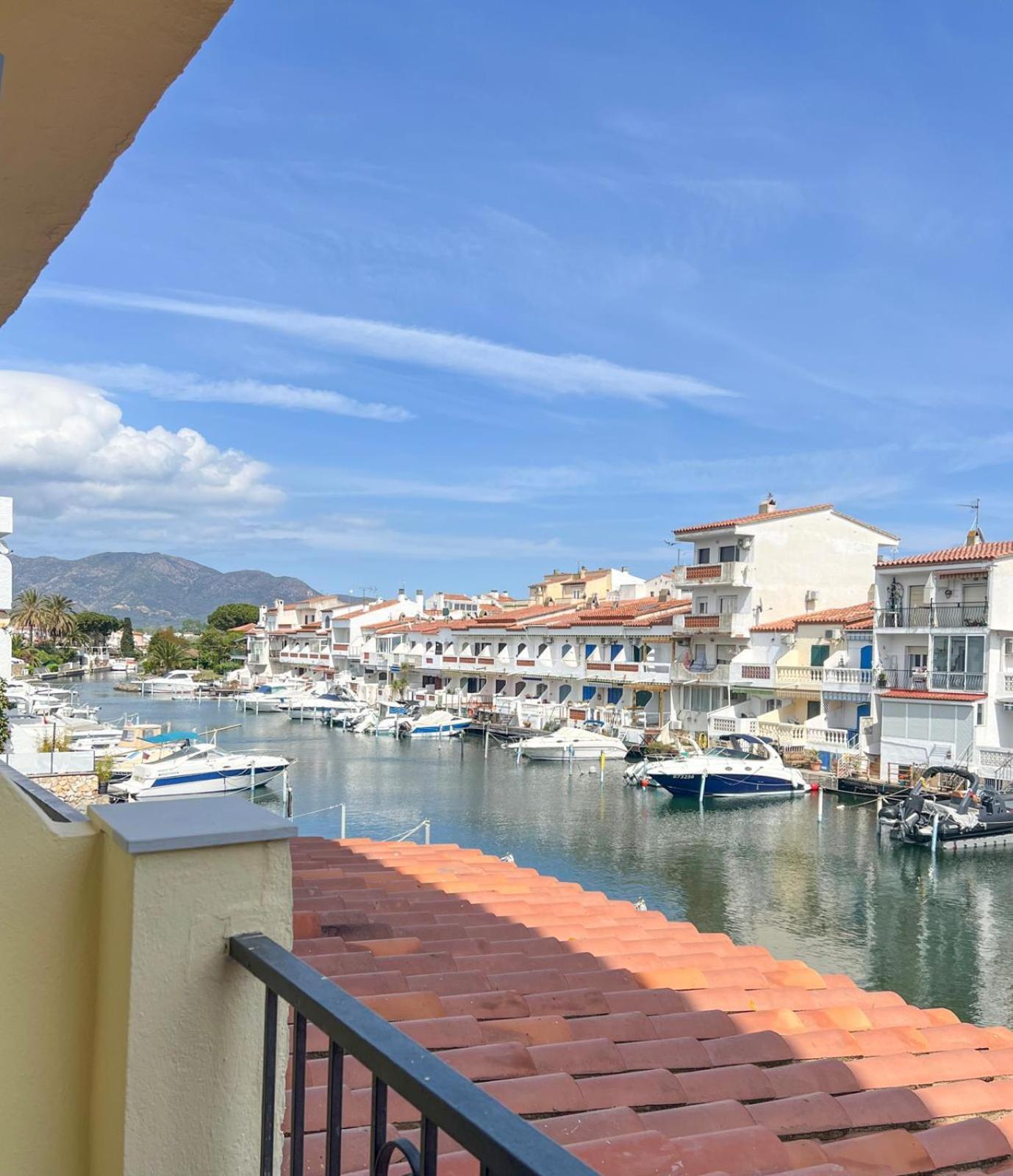 Hotel Portofino By Insidehome Empuriabrava Exterior foto