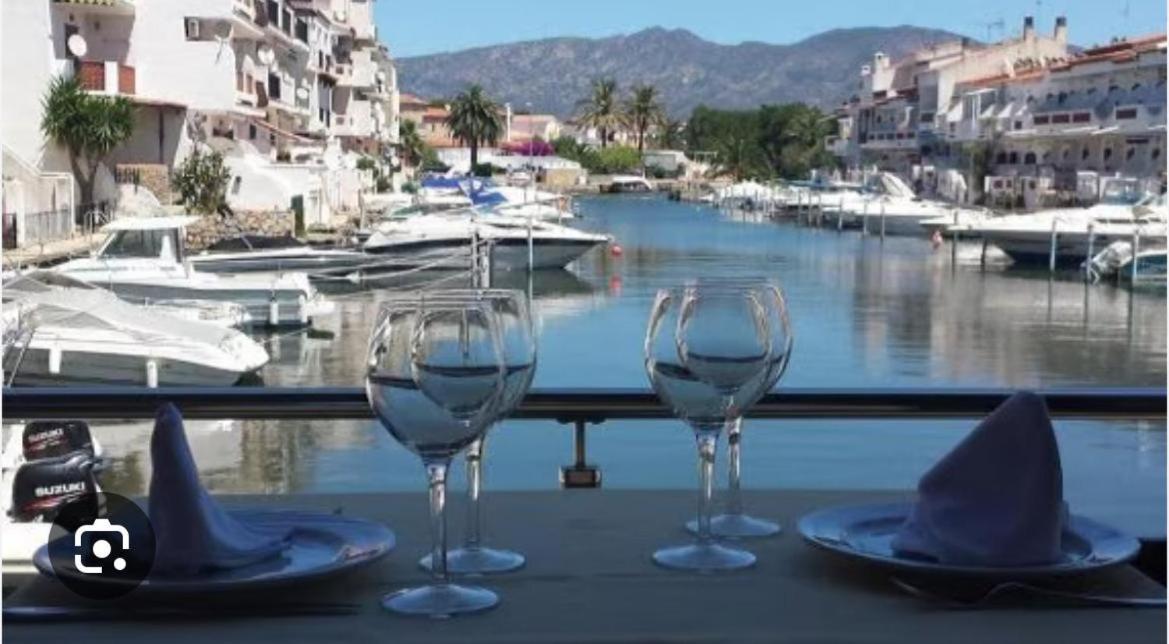 Hotel Portofino By Insidehome Empuriabrava Exterior foto